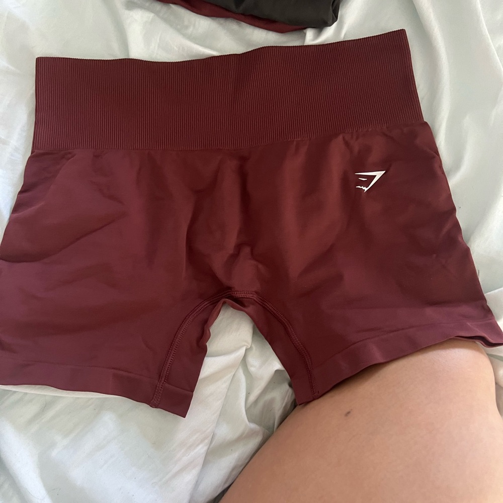 women’s medium gymshark shorts